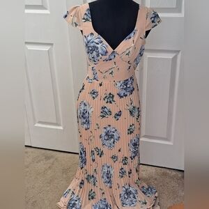 NWT Asos Floral Gown With A Lace Back   Size 4